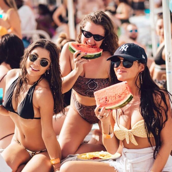 Zero-Gravity-Pool-Party3